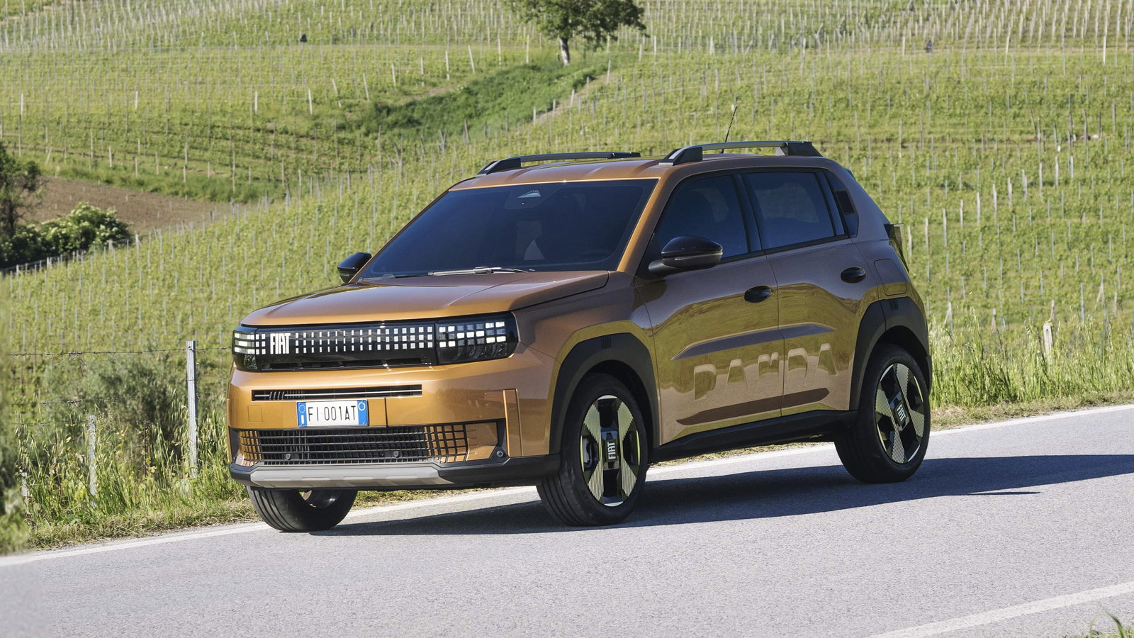 Fiat Grande Panda Hybrid - front, driving